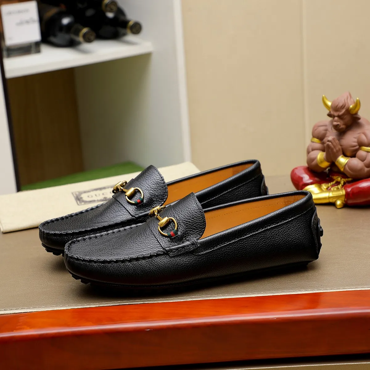 Men's shoes💰380💰🕷🕷️【 GUCCI 】Gucci's best-selling trendy men's casual slip-on shoes 🇨🇳Official website original 1:1 mold 💯Original quality, fine workmanship ☘Fashionable and versatile, perfect shape, comfortable on the feet 🍓Trendy men's recommended model, imported cowhide on the top layer 🎋High-quality pigskin lining, rubber wear-resistant and non-slip outsole, high-end atmosphere, worth owning 🍉Optional 38-44